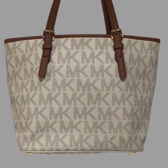 MICHAEL KORS Jet Set Signature Logo Medium Tote, Dangler, Vanilla - Picture 2 of 10